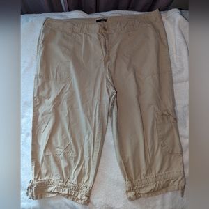 Knee length khaki pants 20w